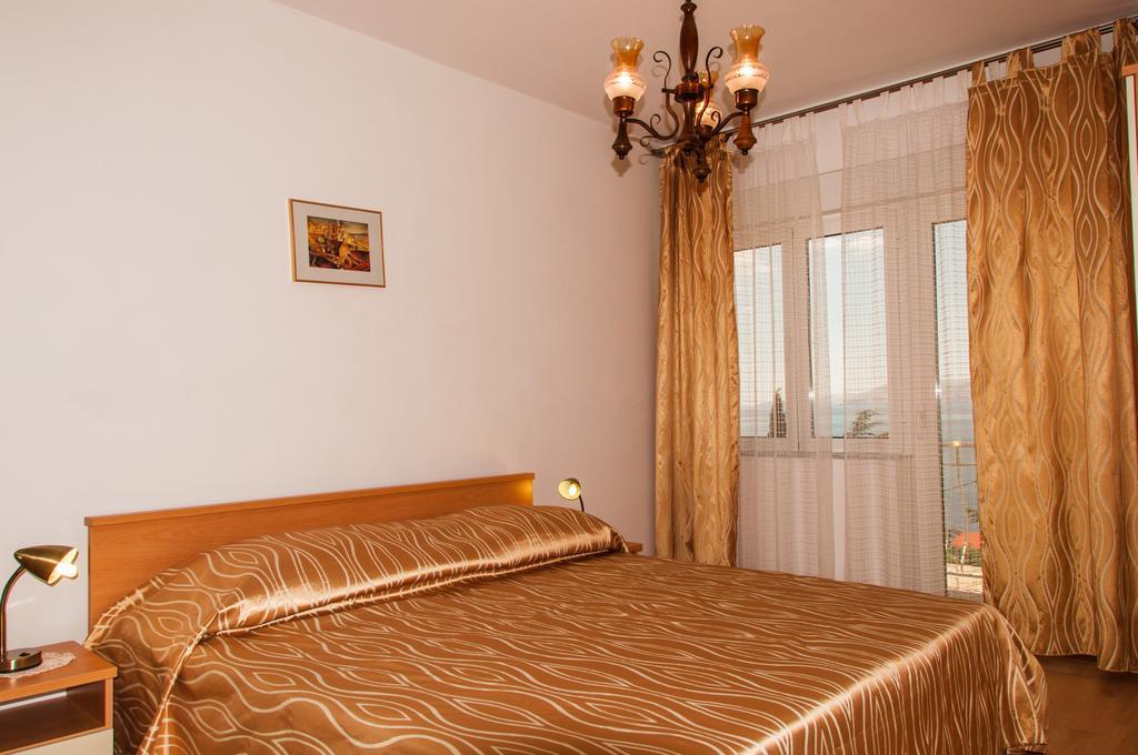 Apartment Pavica Novi Vinodolski Exteriör bild